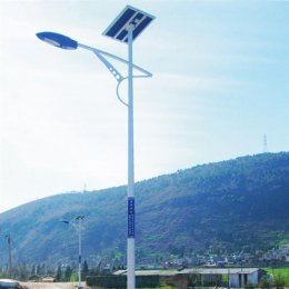 奥润灯具厂生产的太阳能路灯性能