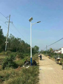 新农村太阳能路灯怎么选择？