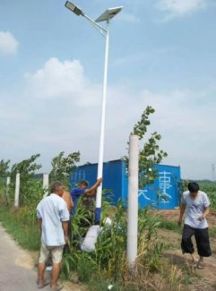 河南太阳能路灯厂家生产的路灯价格