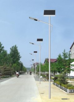 河南路灯厂家生产的6米太阳能灯价格